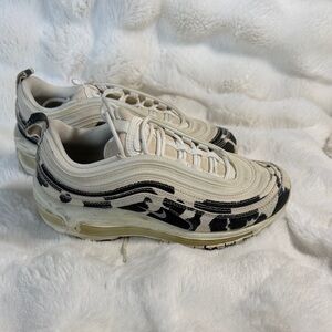 Nike Cream and Black Air Max Sneakers